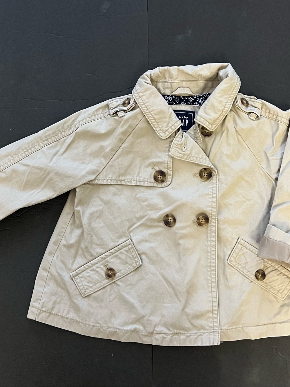 GAP 3T Kids girls Khaki /tan Double-Breasted Pea Coat fully lined w/flower print